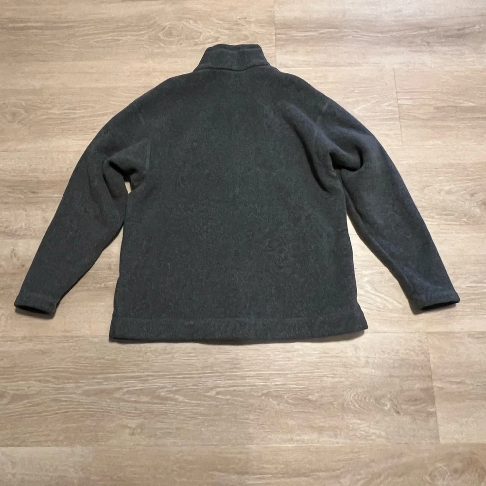 The North Face Men's Gray pullover Sweater Size Medium‎